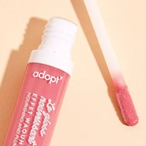 Adopt Glittery Lip Gloss With A Wow Effect!^ Gloss