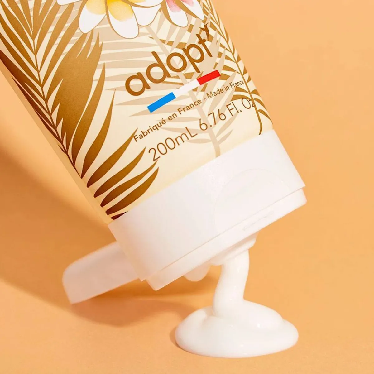 monoi_blanc_1-5.webp Adopt Monoi Blanc^ Moisturising